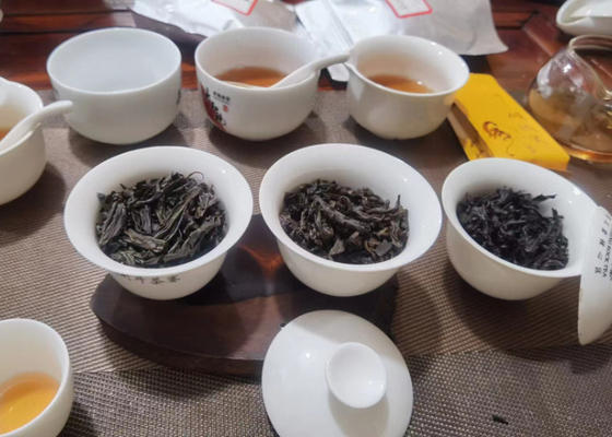 원산지 우이 산 검은 차 시원하고 건조 한 곳에 보관