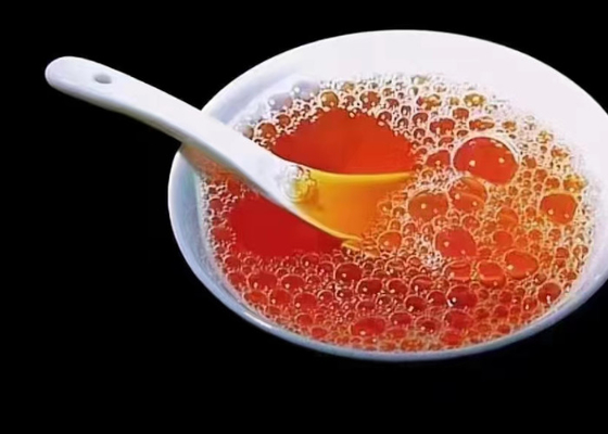 기름진 꽃 맛 을 분해 하는 울롱 차