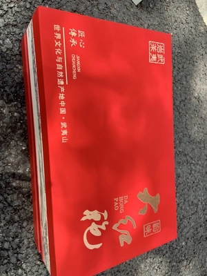 나르시스스는 클론형의 종류입니다. 반나무 유형입니다. 자연 성장 나무의 높이는 약 5미터입니다.